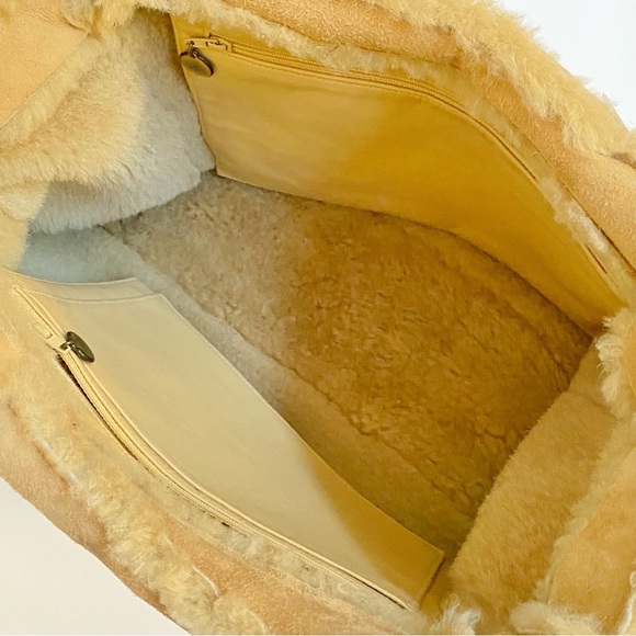 Vintage Chanel beige tan suede shearling sheepskin top handles tote purse bag - Picture 11 of 15